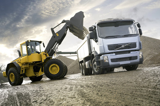 Livraison de M Transport et Livraison de sable, gravier, granulats, concass&eacute;, terre v&eacute;g&eacute;tale, m&eacute;lange &agrave; b&eacute;ton, galets, galets d&eacute;coratifs.